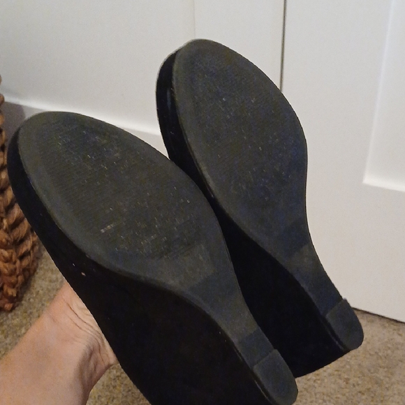 Apt. 9 Classic Black Wedges - Picture 4 of 4